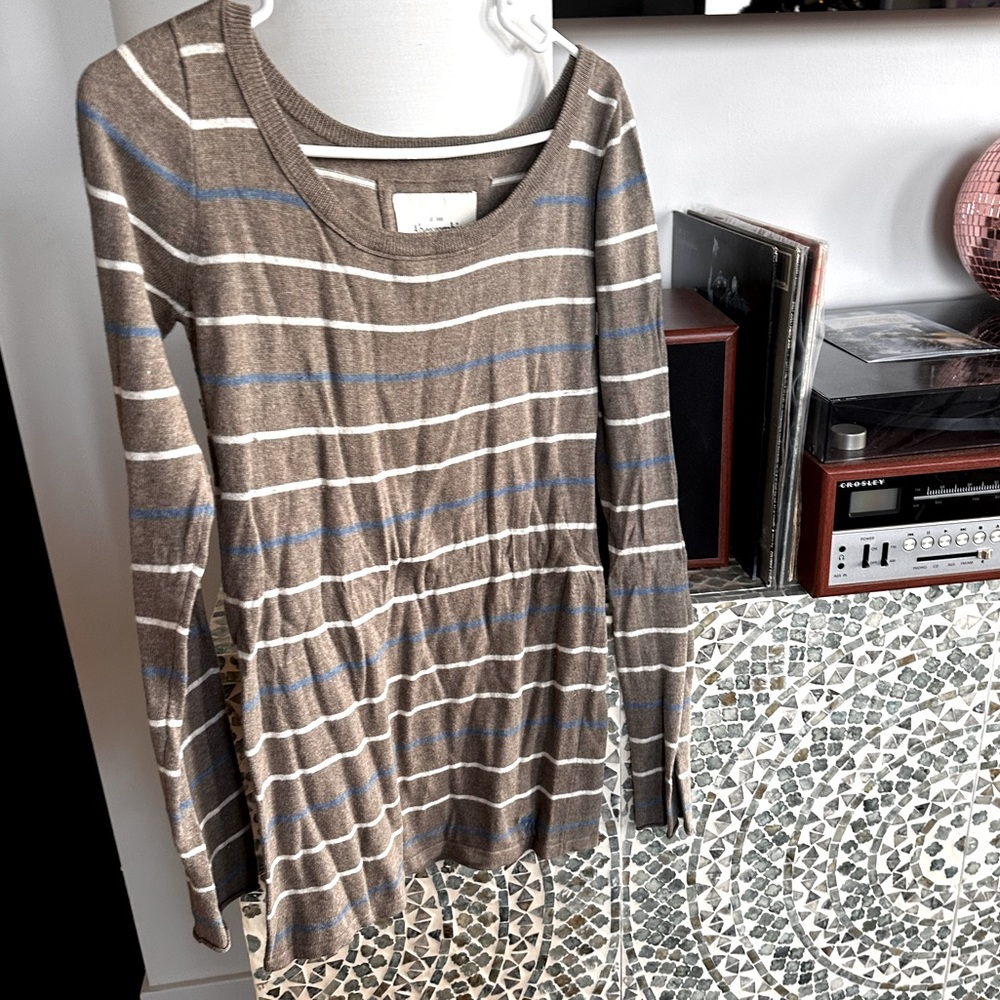 Off the shoulder Abercrombie sweater